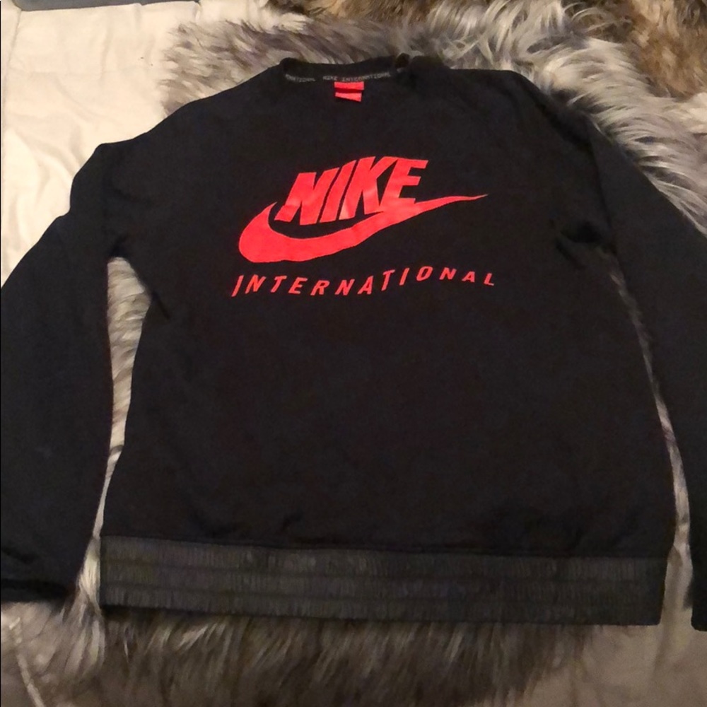 Black nike international limited release